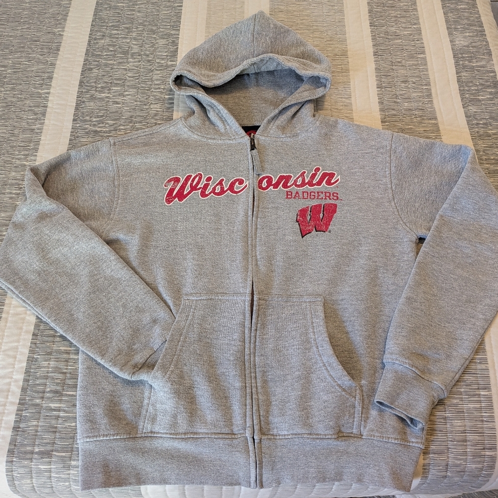 Vintage Wisconsin Badgers Full Zip Hoodie sized as kids S-8, fits adult XS/S
